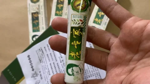 nam xanh la 3.jpg